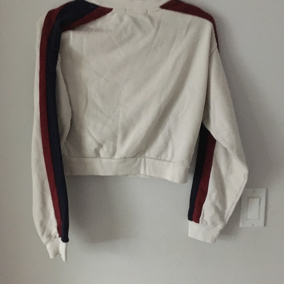 White sweater with dark red and blue detailing - Picture 2 of 2